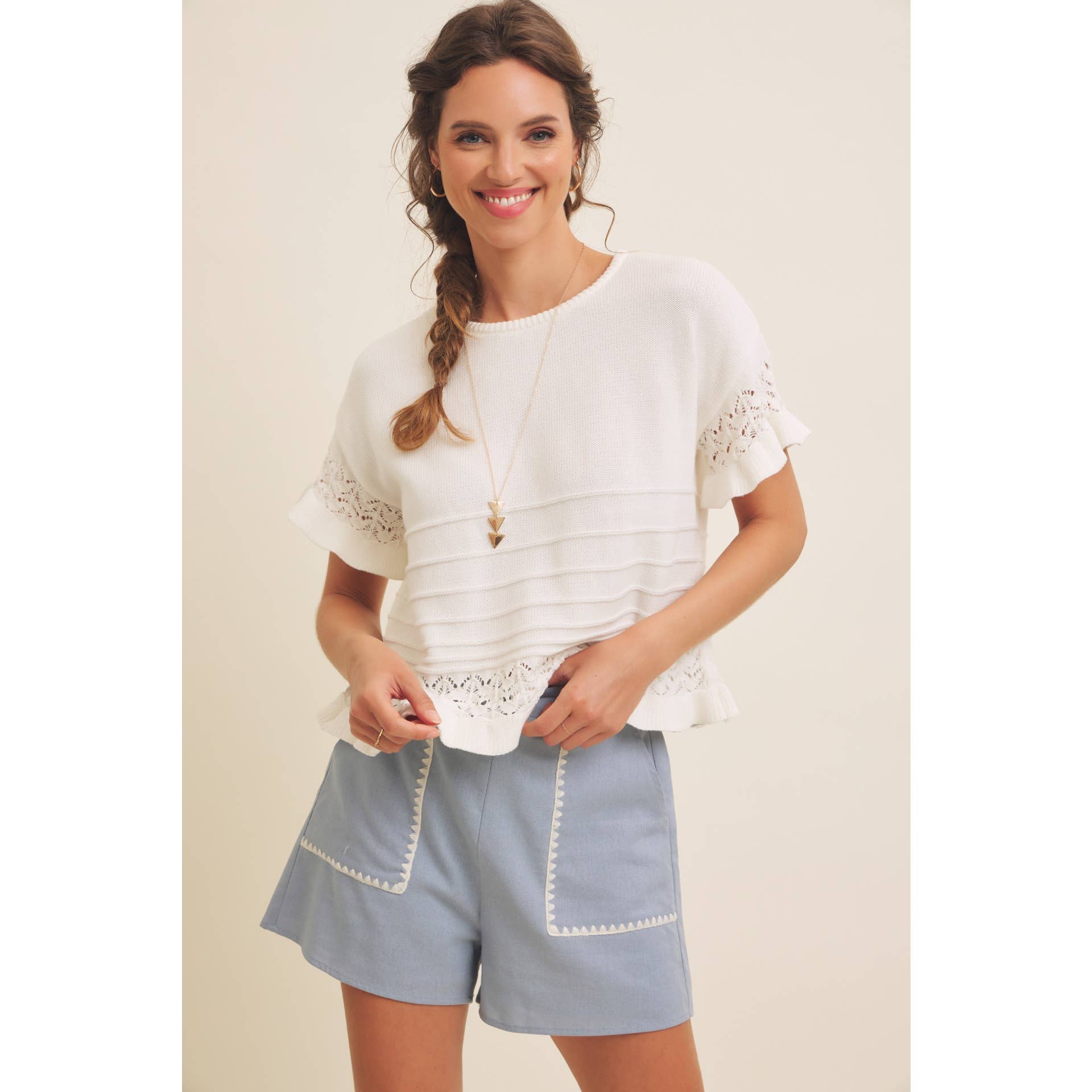 STITCHED SERENITY LINEN-BLEND EMBROIDERED SHORTS: NATURAL/BLACK / M