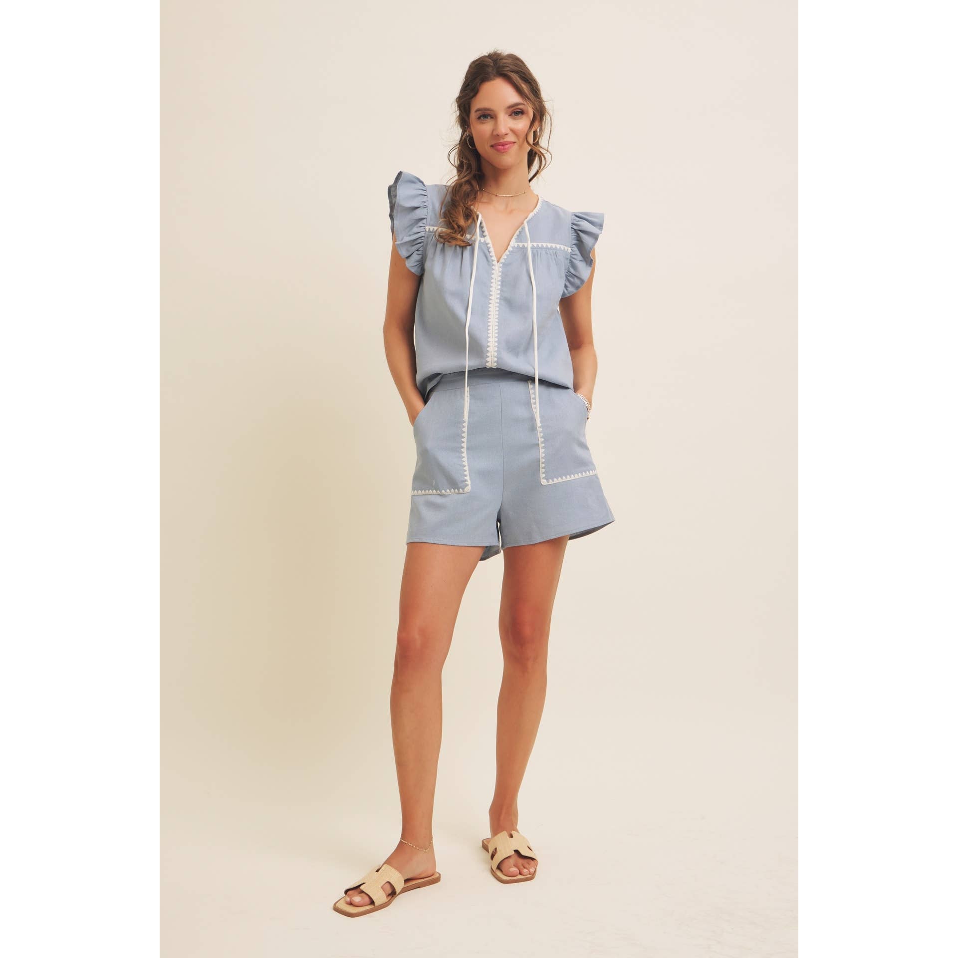 STITCHED SERENITY LINEN-BLEND EMBROIDERED SHORTS: NATURAL/BLACK / S