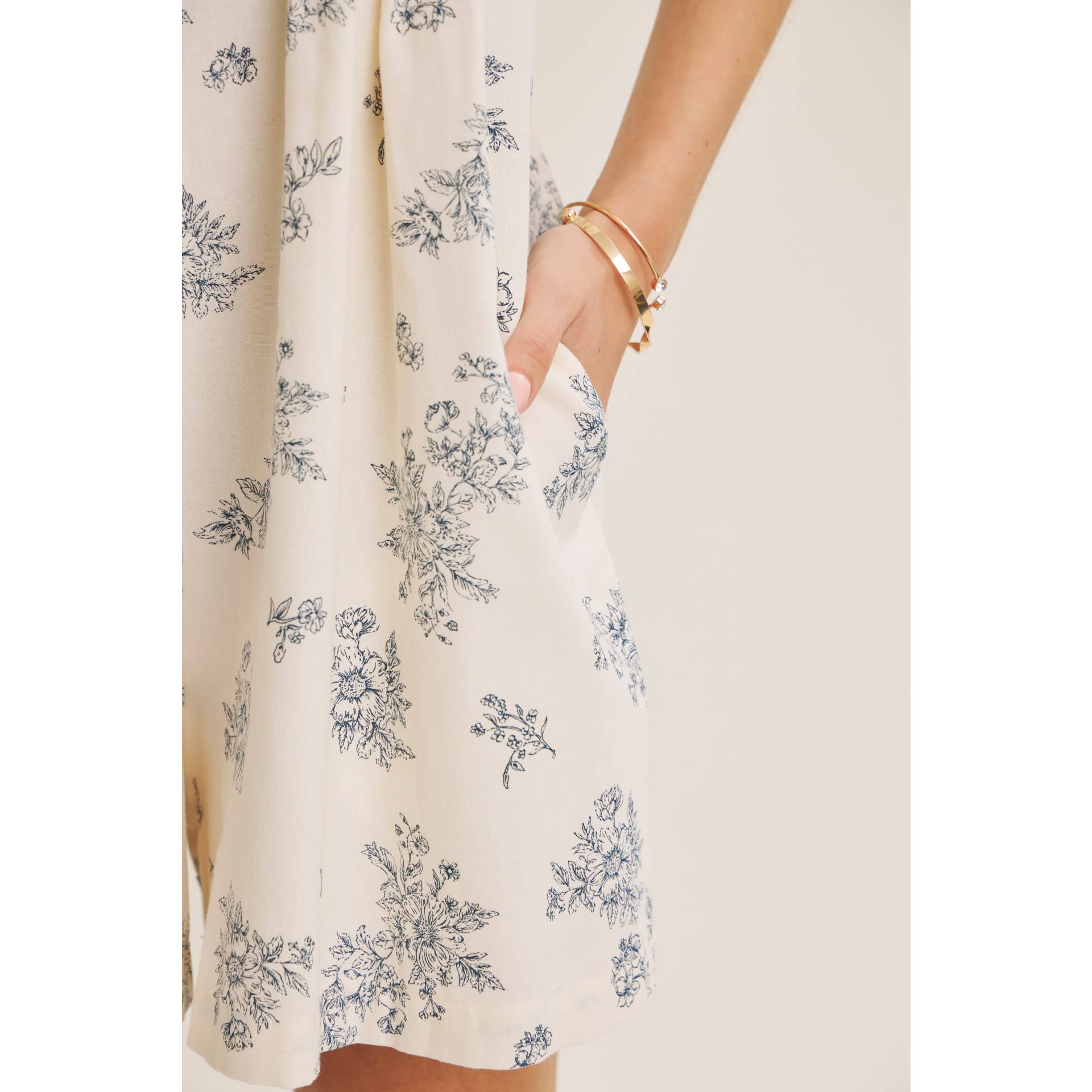 BLENDING CLASSIC WITH EASY SHAPE PLEATED TOILE ROMPER: NAVY BLUE / L
