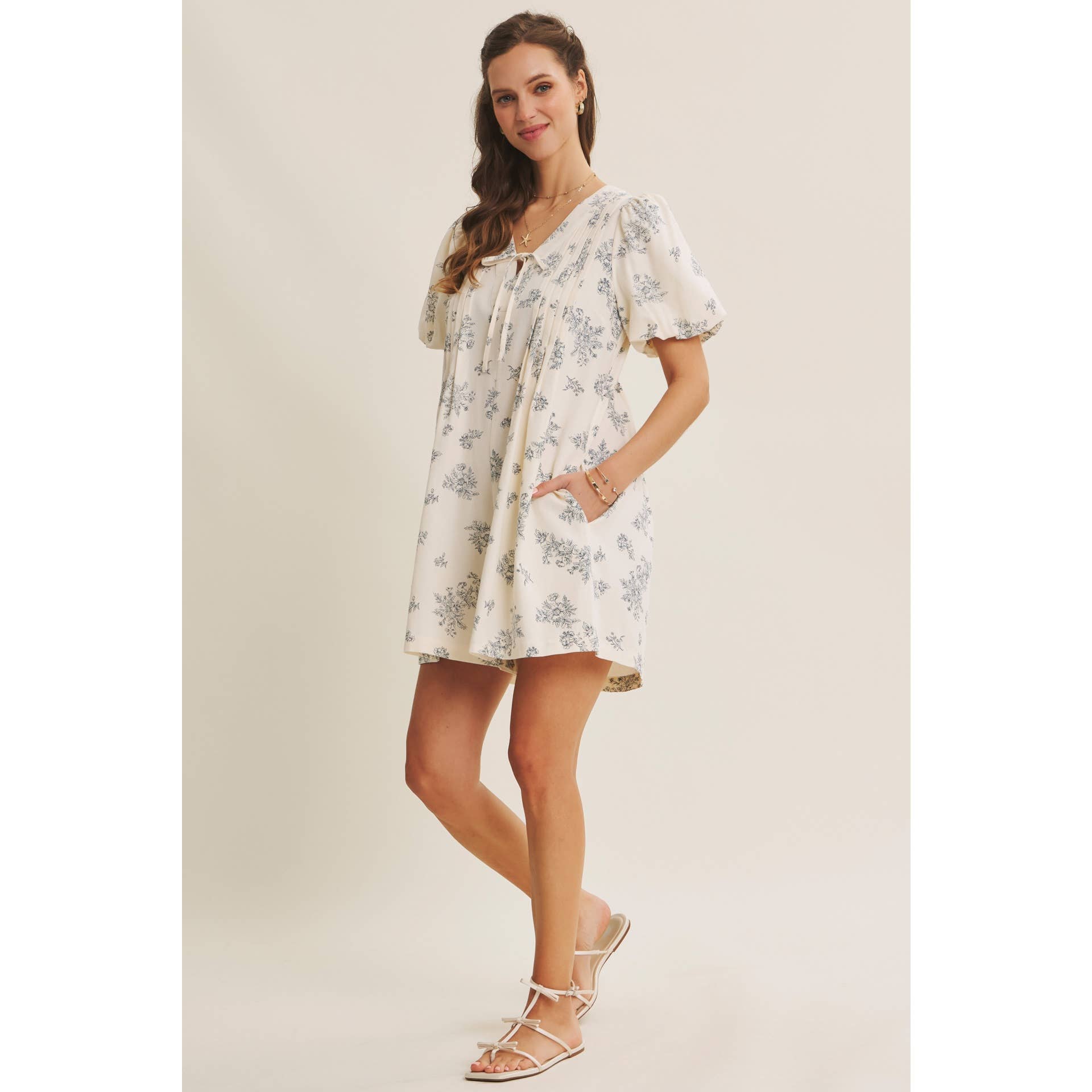 BLENDING CLASSIC WITH EASY SHAPE PLEATED TOILE ROMPER: NAVY BLUE / M