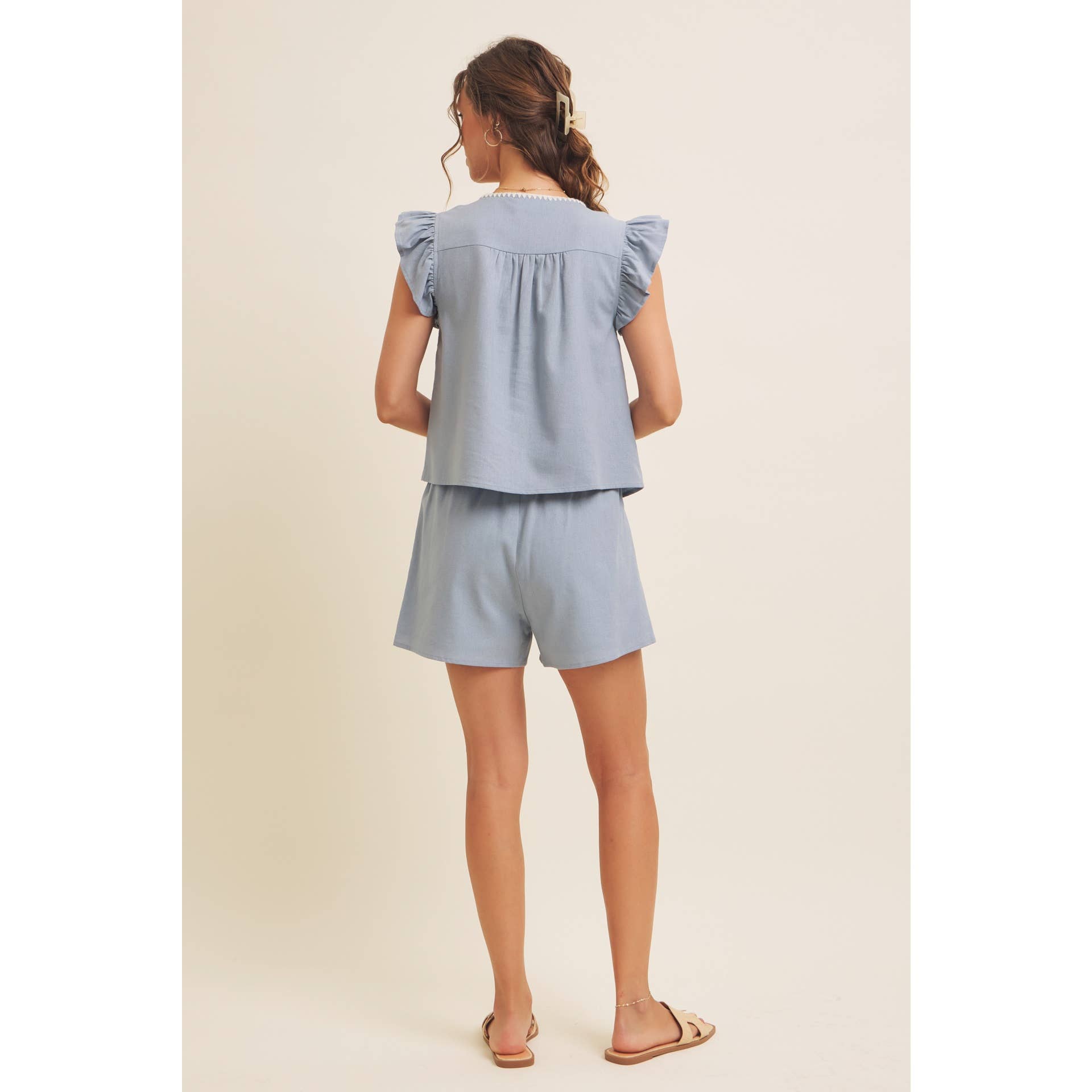 STITCHED SERENITY LINEN-BLEND EMBROIDERED SHORTS: NATURAL/BLACK / M
