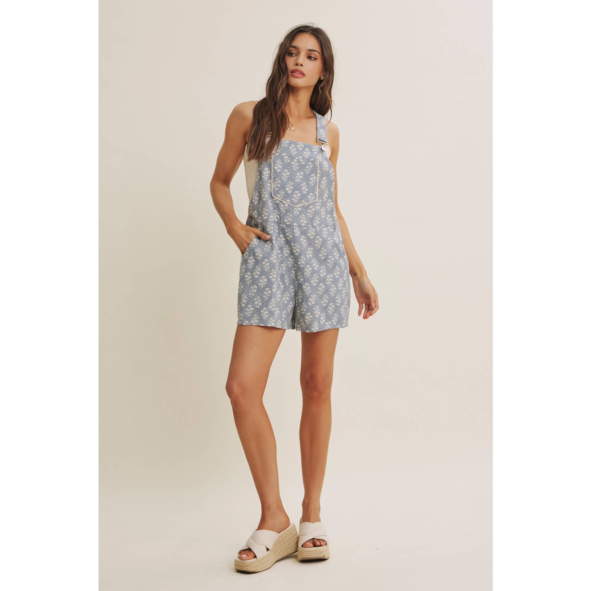 MEADOW BLOOM FLORAL SHORT OVERALL WITH LACE TRIM BIB POCKET