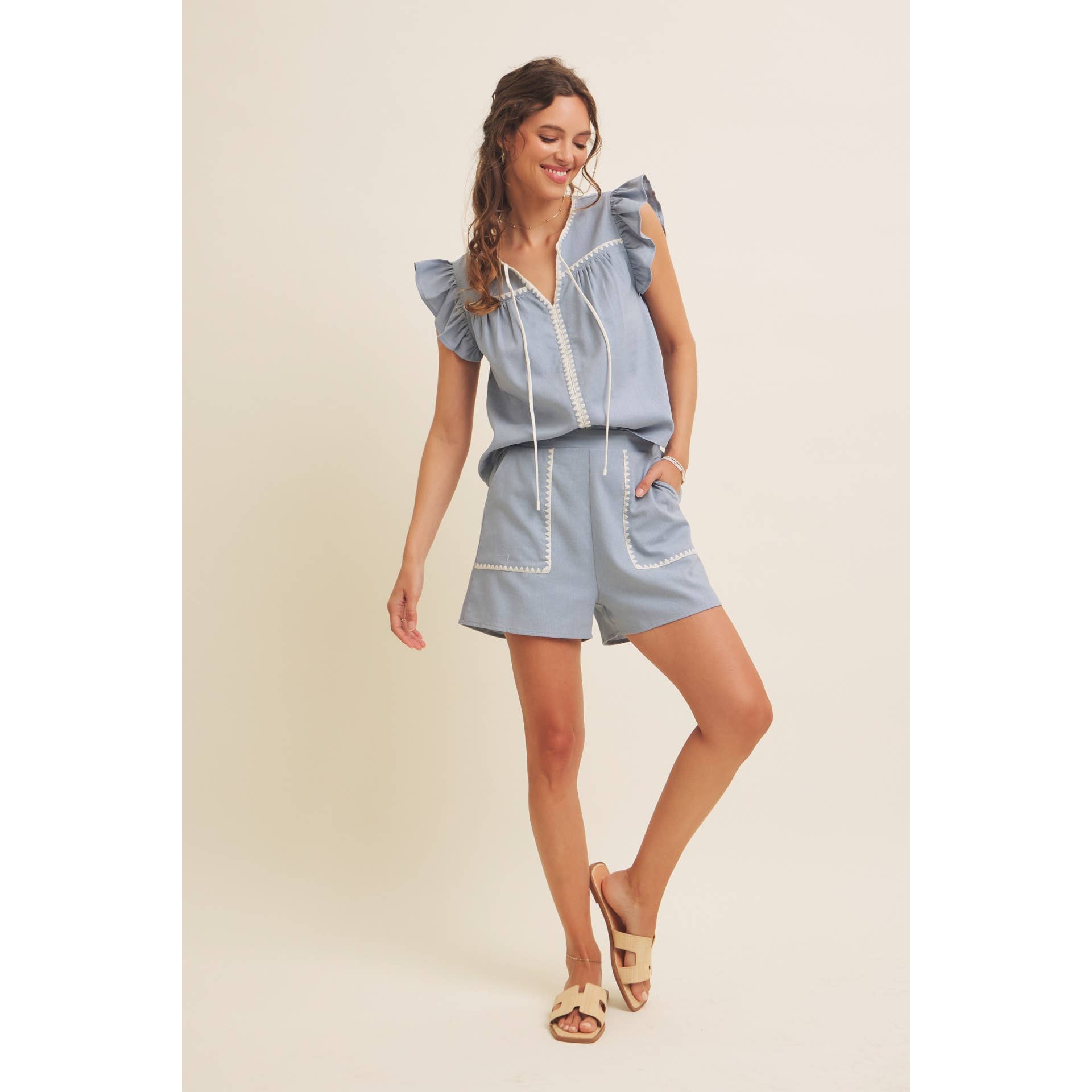 STITCHED SERENITY LINEN-BLEND EMBROIDERED SHORTS: NATURAL/BLACK / S