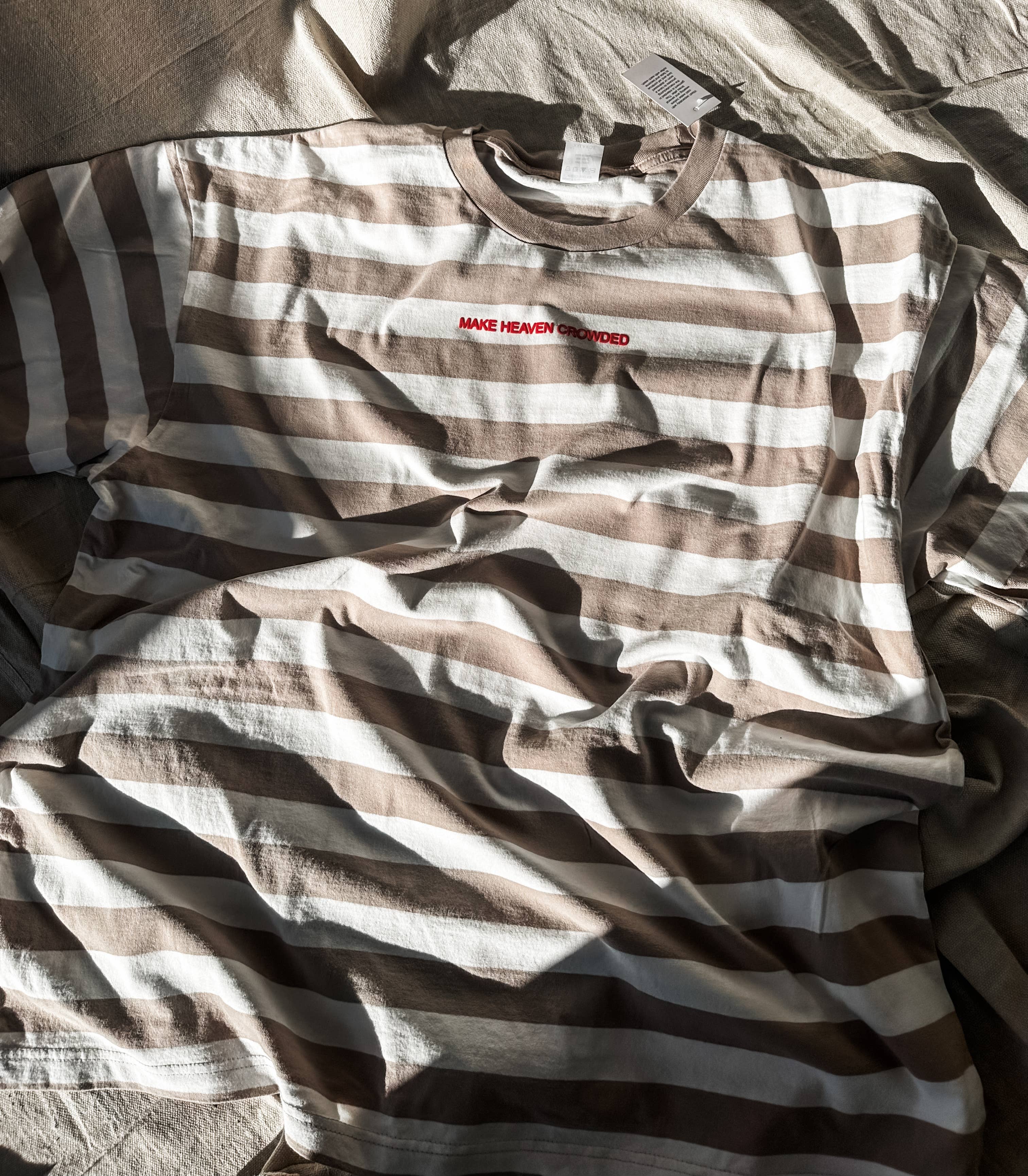 Make Heaven Crowded-red puff- Beige Stripe Tee: M