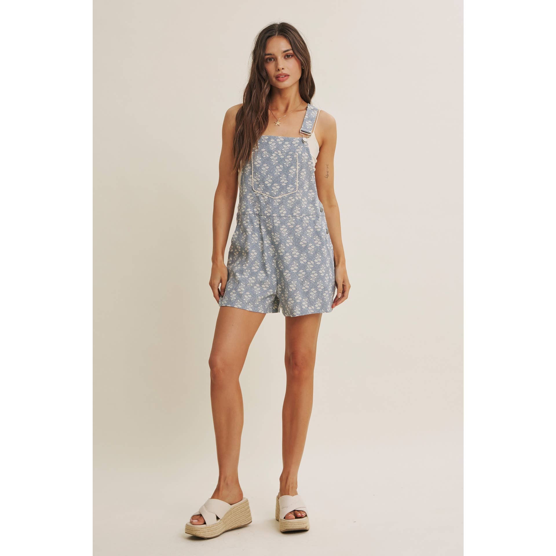 MEADOW BLOOM FLORAL SHORT OVERALL WITH LACE TRIM BIB POCKET