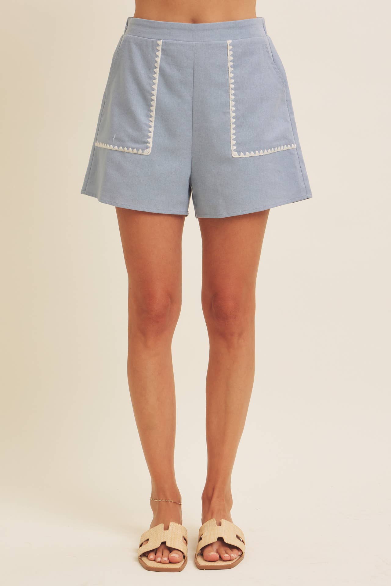 STITCHED SERENITY LINEN-BLEND EMBROIDERED SHORTS: NATURAL/BLACK / M